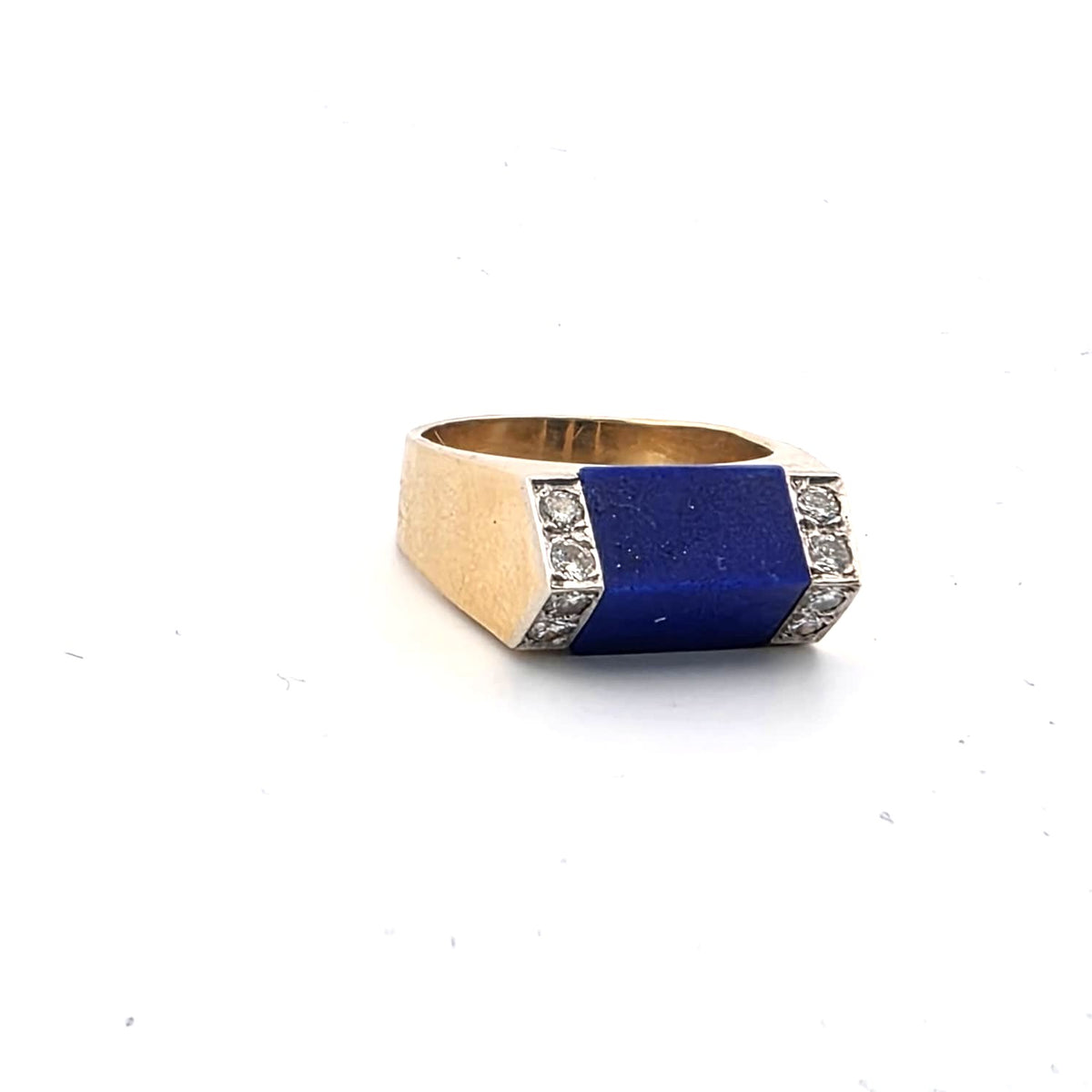 Yellow Gold Signet Ring with Lapis lazuli and Diamonds