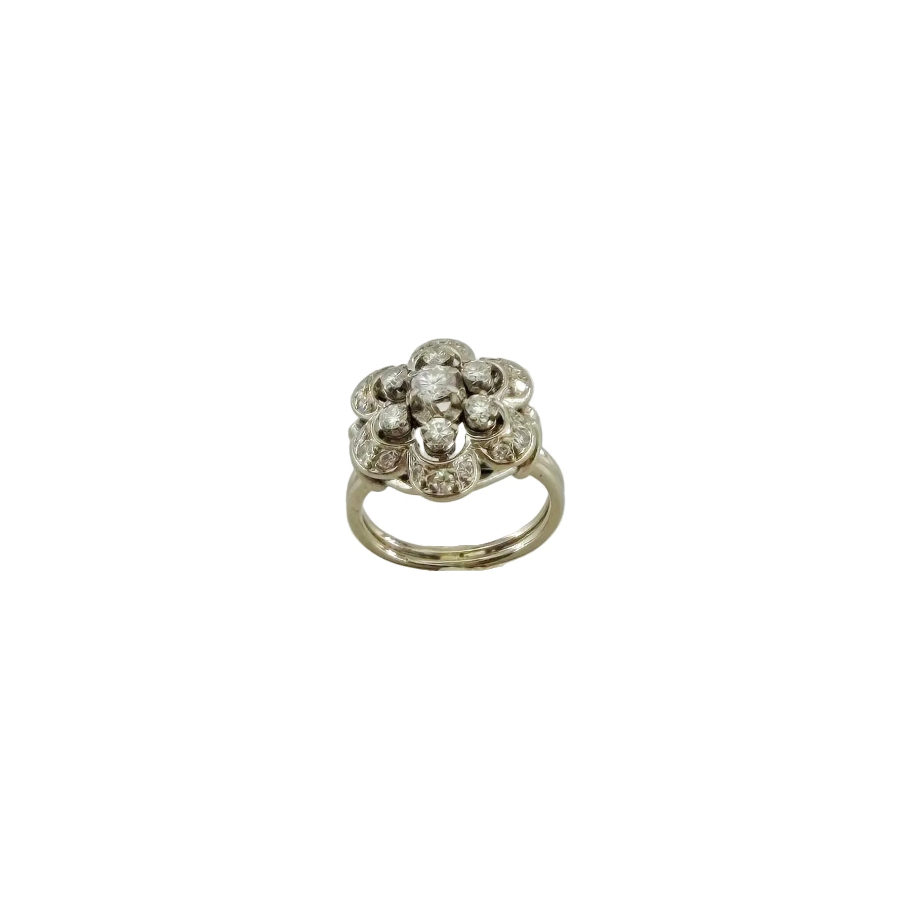Entourage Ring in white gold, Platinum, and Diamonds