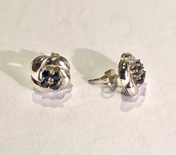 Boucles d'oreilles Puces en or blanc et saphirs