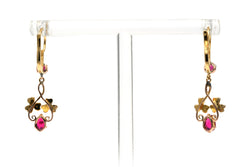Boucles d'oreilles Dormeuses en or jaune, rubis et perles