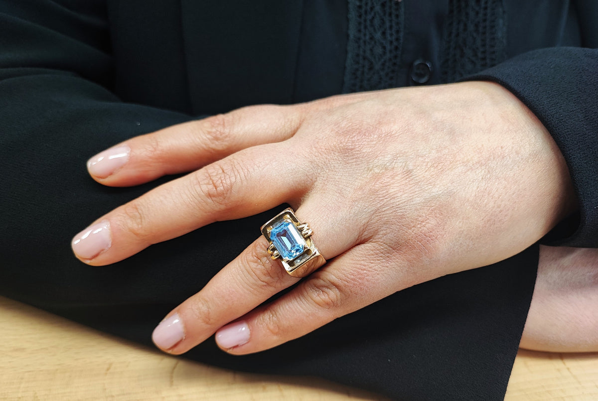 Gold and Aquamarine Tank Ring