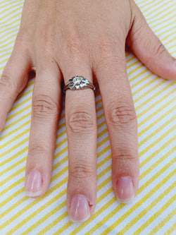 Bague Solitaire en or blanc et diamants