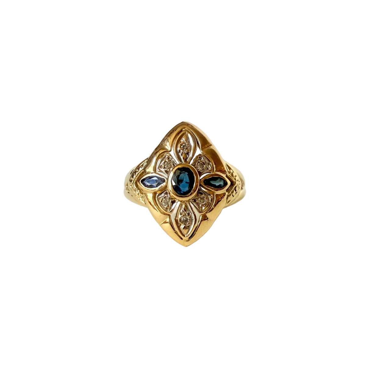 Bague Marquise en or jaune, or blanc, saphir, et diamants
