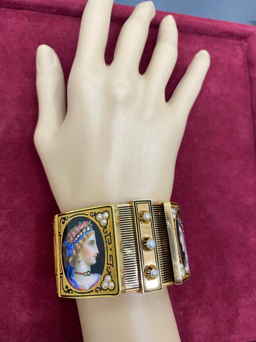 19th Century Austrian Enamel Diamonds Pearls Gold Portraits Bangle - Castafiore