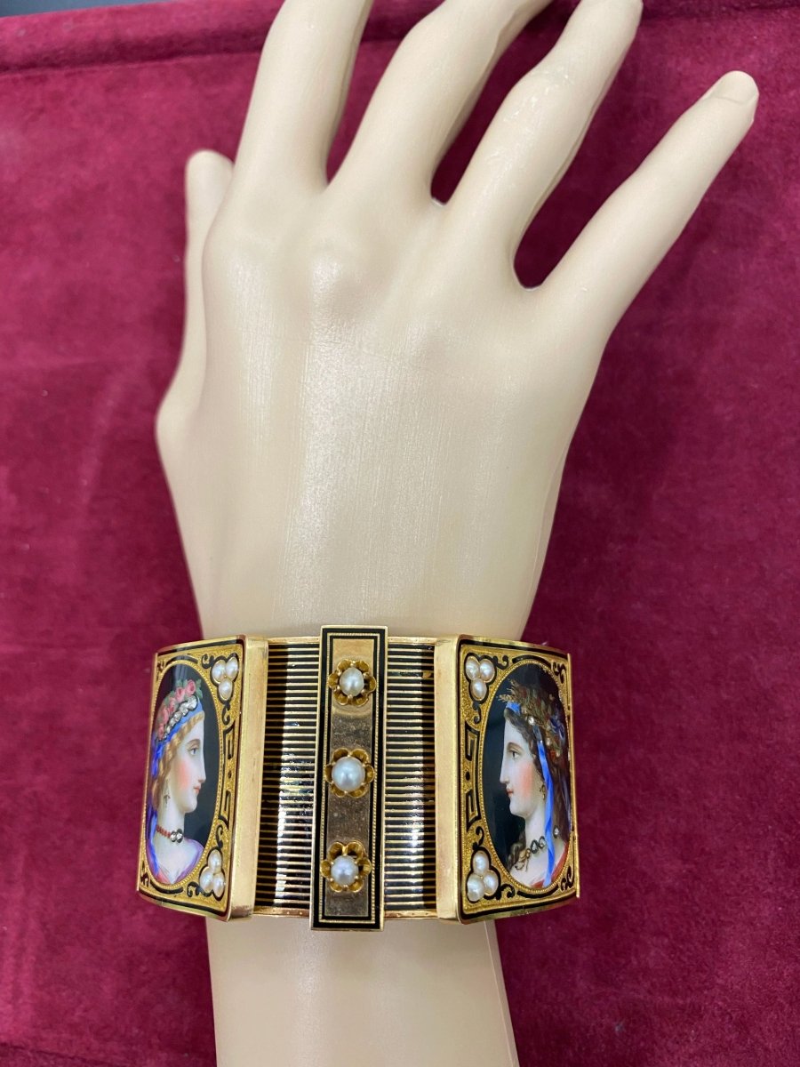 19th Century Austrian Enamel Diamonds Pearls Gold Portraits Bangle - Castafiore