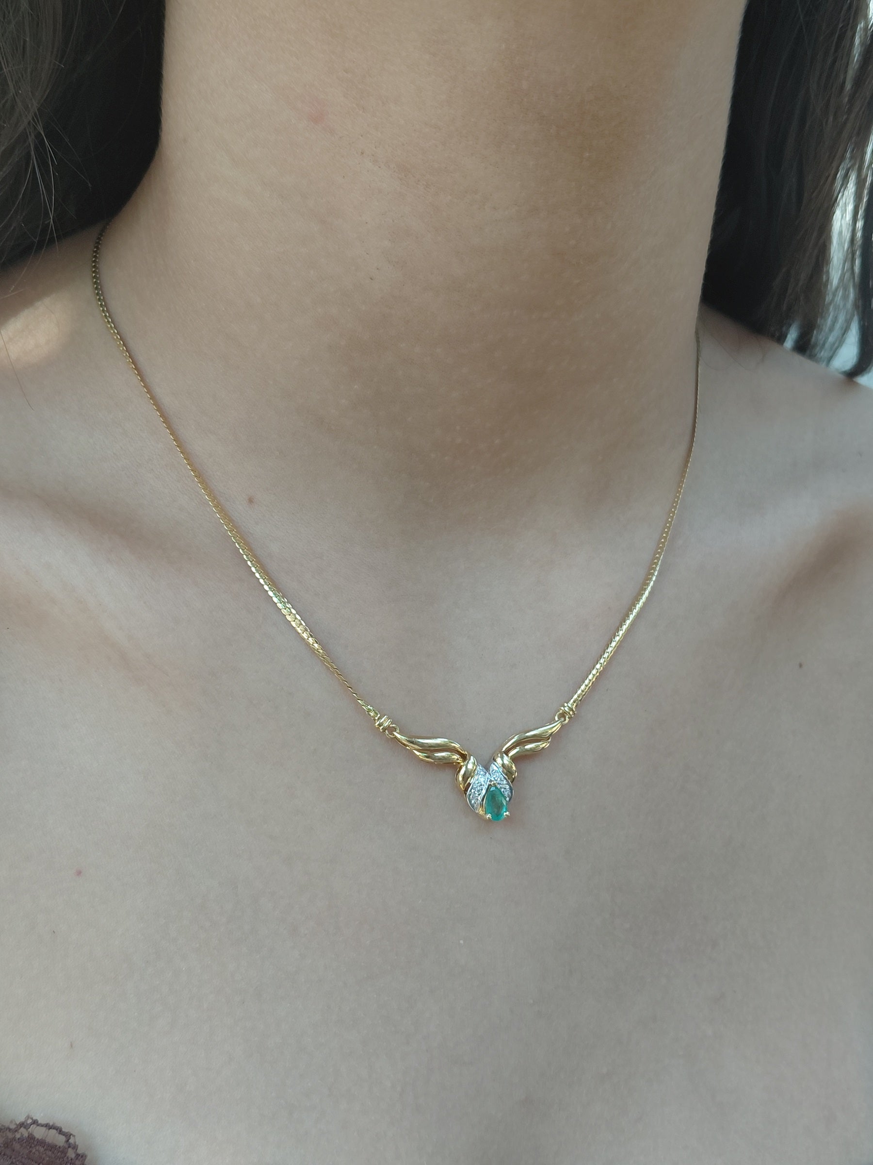Yellow gold, Emerald, and Diamonds Necklace