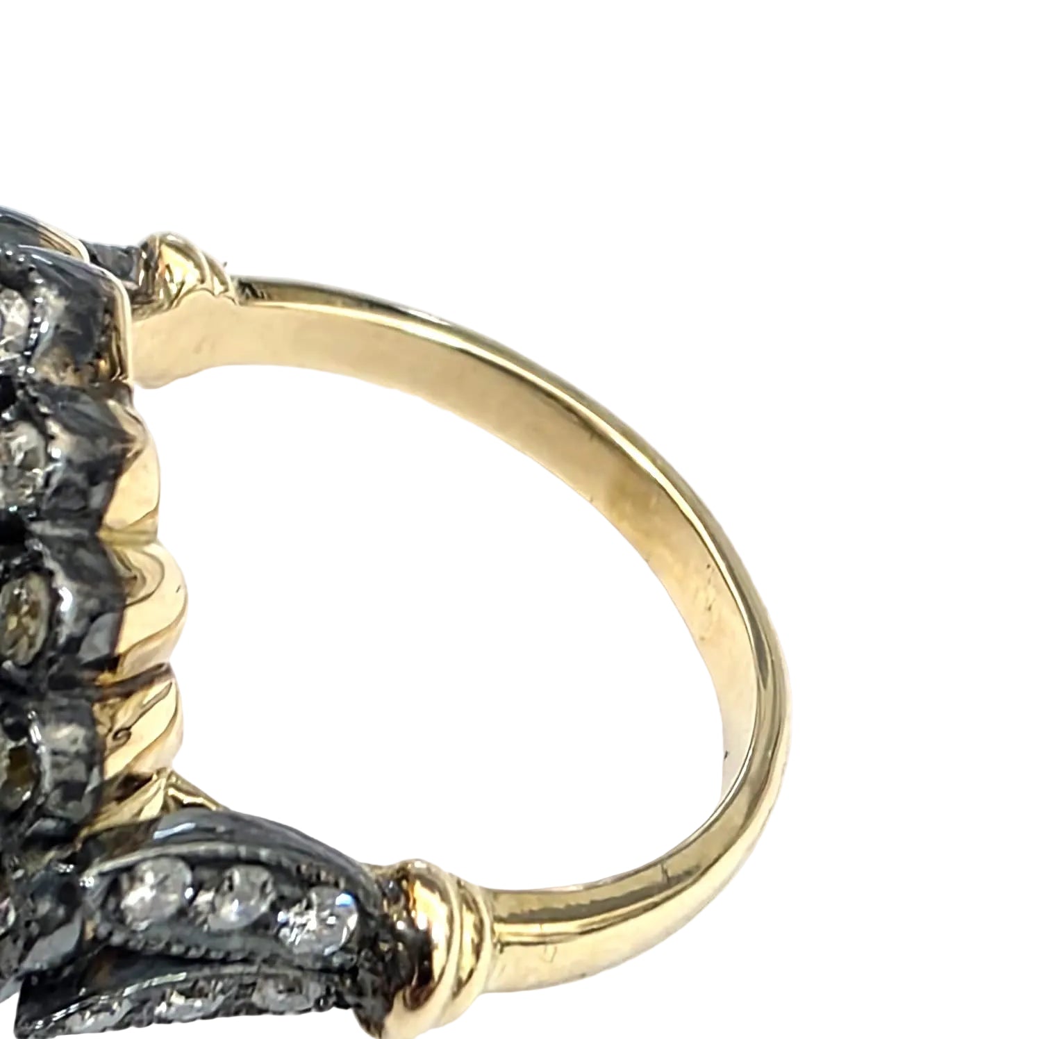 Entourage Ring in yellow gold, silver, and diamonds
