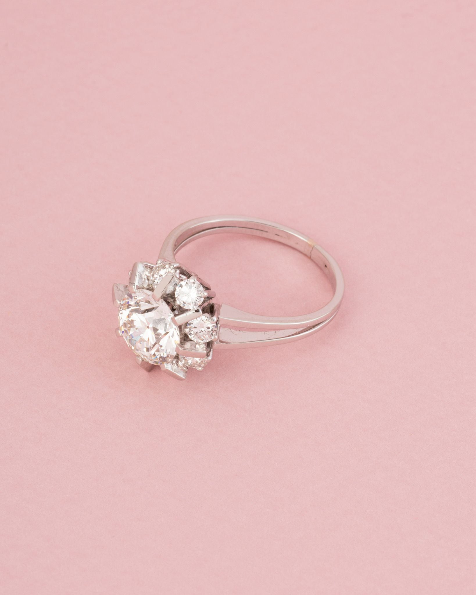 Bague Marguerite en platine et diamants