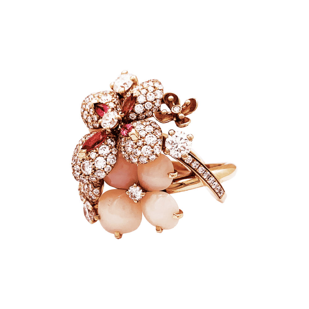 Ring Chaumet, "Hortensia Aube rosée", rose gold, diamonds, pink sapphire and pink opals.