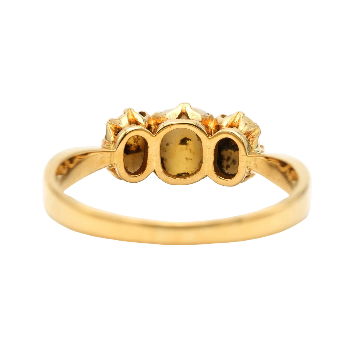 Trilogy Ring in Yellow Gold and Teeth