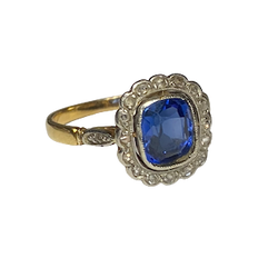 "Entourage" Ring in Yellow Gold, Sapphire, and Diamonds
