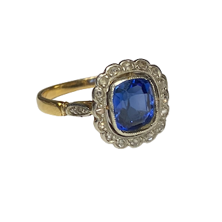 "Entourage" Ring in Yellow Gold, Sapphire, and Diamonds