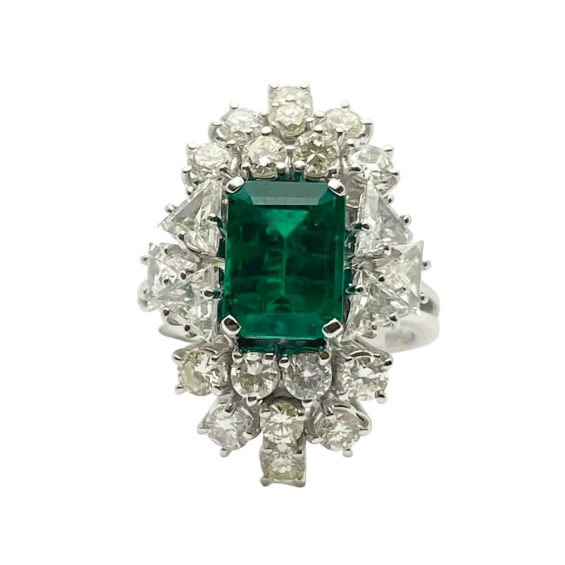 Entourage Ring in white gold, Emerald, and Diamonds