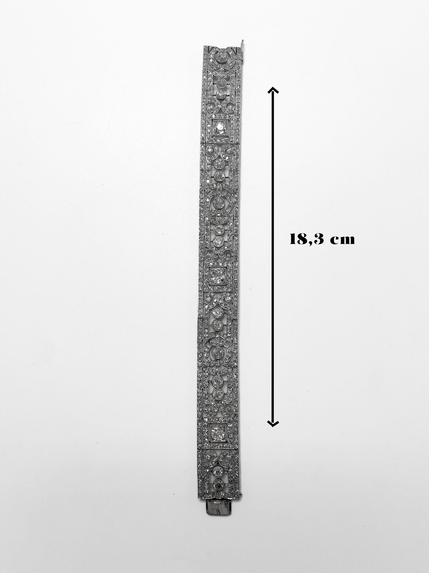 ART DECO ARTICULATED BRACELET WITH PALTINE AND DIAMONDS, APPROX. 12.50 CTS (SIZE 18)