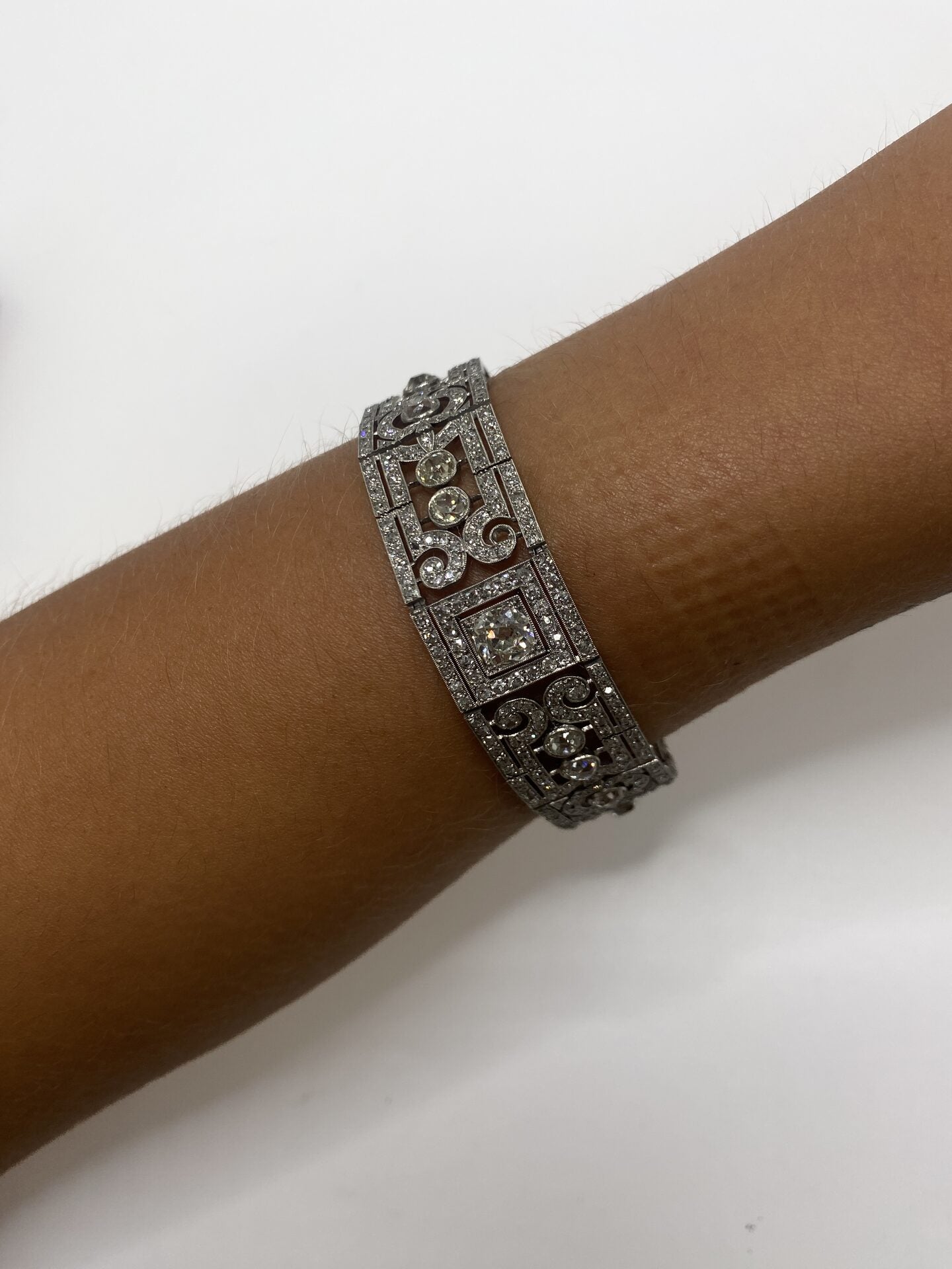ART DECO ARTICULATED BRACELET WITH PALTINE AND DIAMONDS, APPROX. 12.50 CTS (SIZE 18)