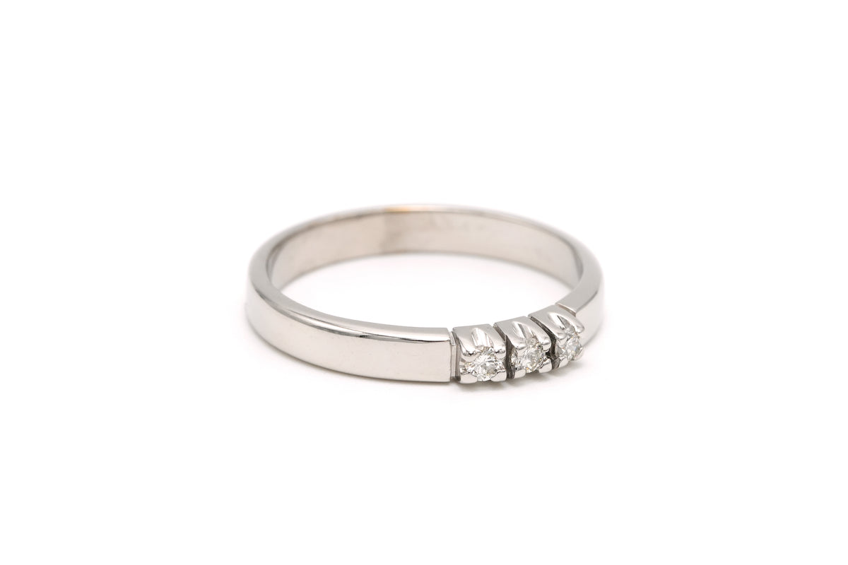 Trilogy Ring in White Gold and Diamonds