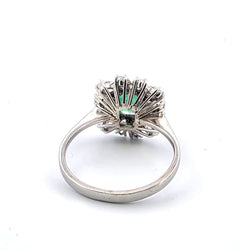 Bague Entourage en or blanc, émeraude et diamants