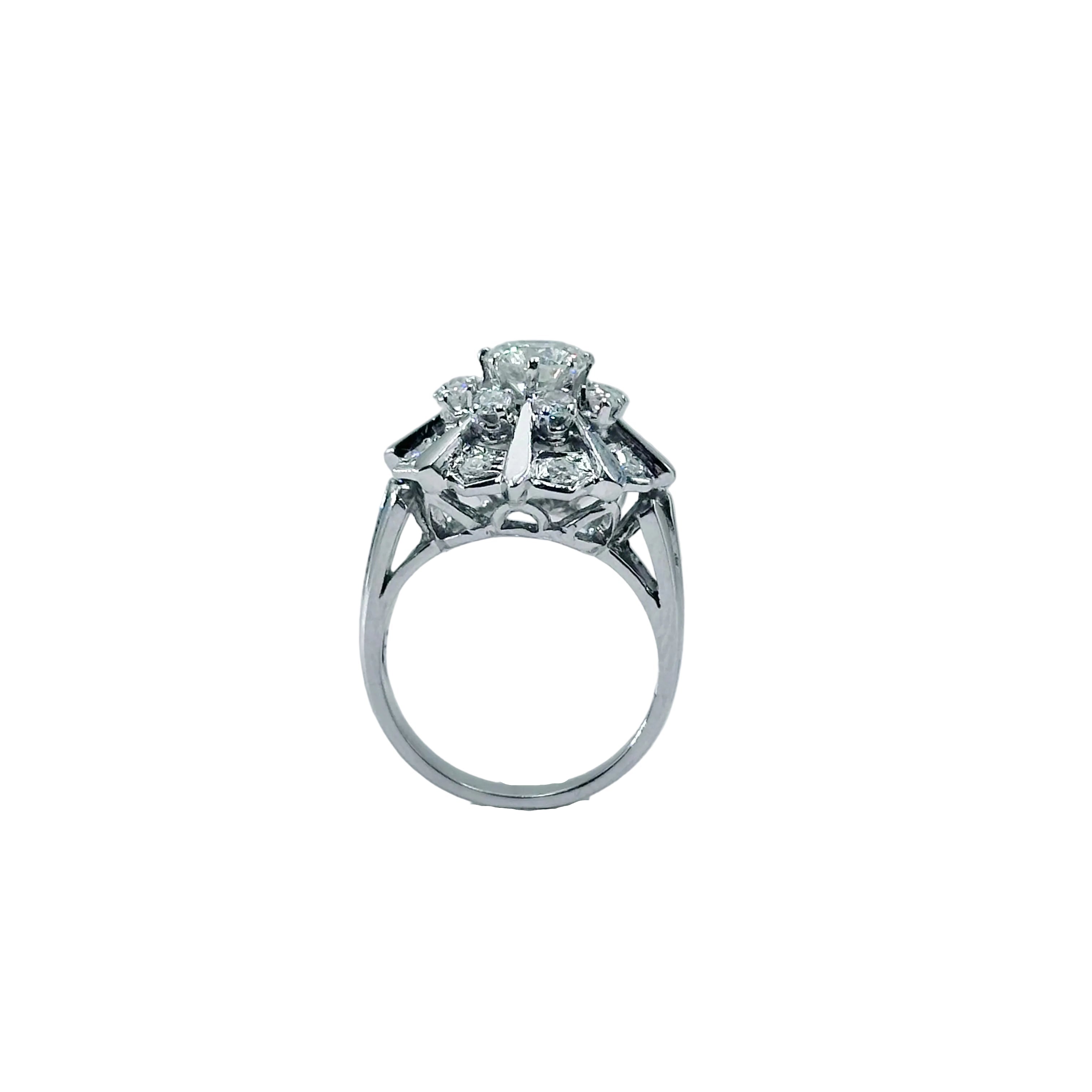 Entourage Ring in white gold, platinum, and diamonds