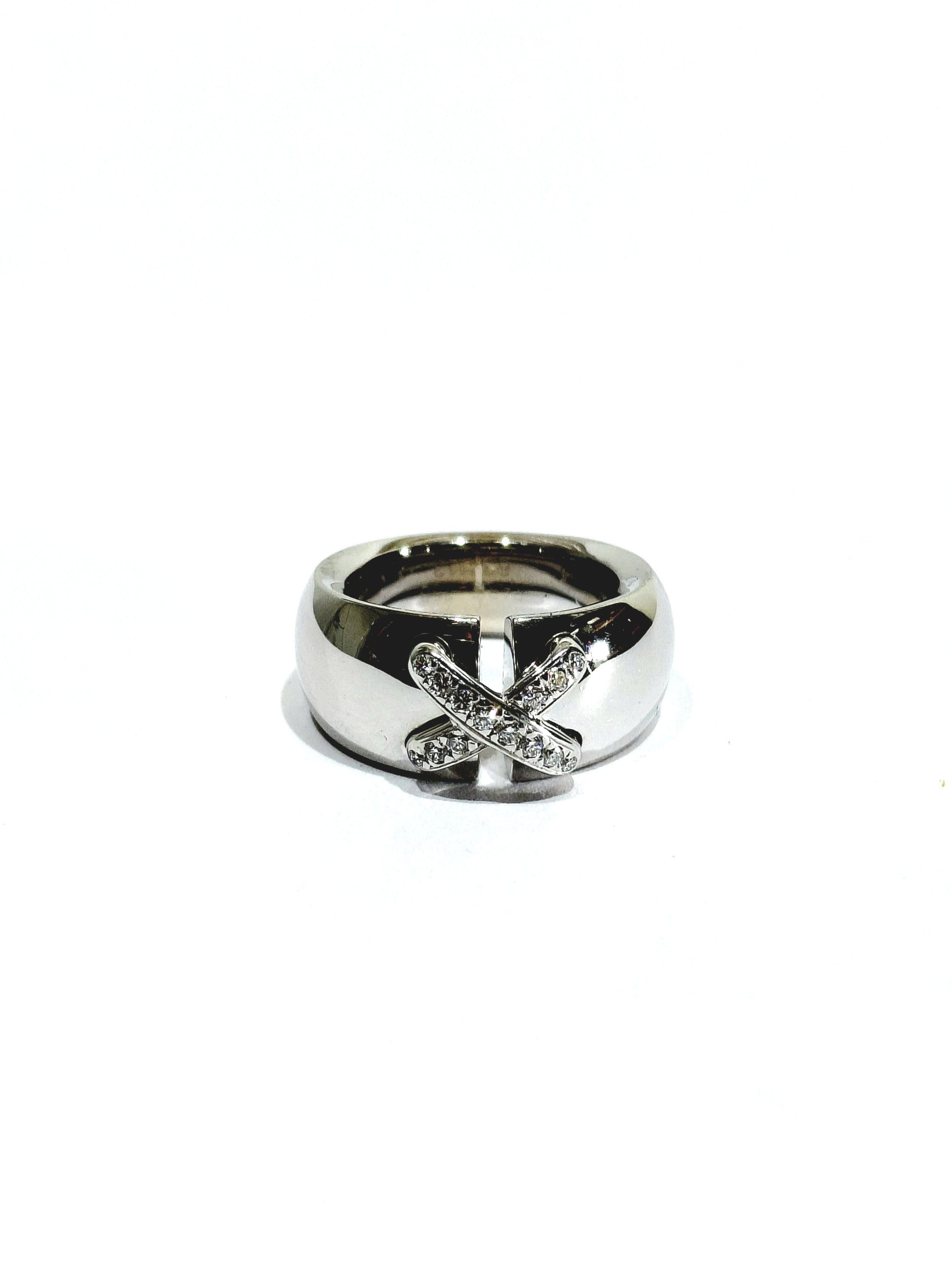 CHAUMET ring in white gold and diamonds