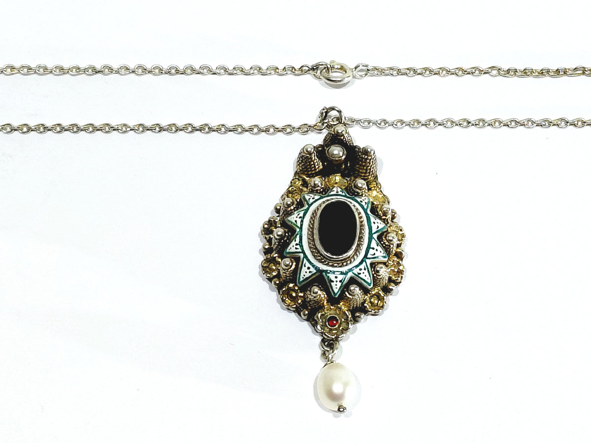 Necklace with a pendant made of silver, Vermeil, Enamel, Garnet, and Pearl