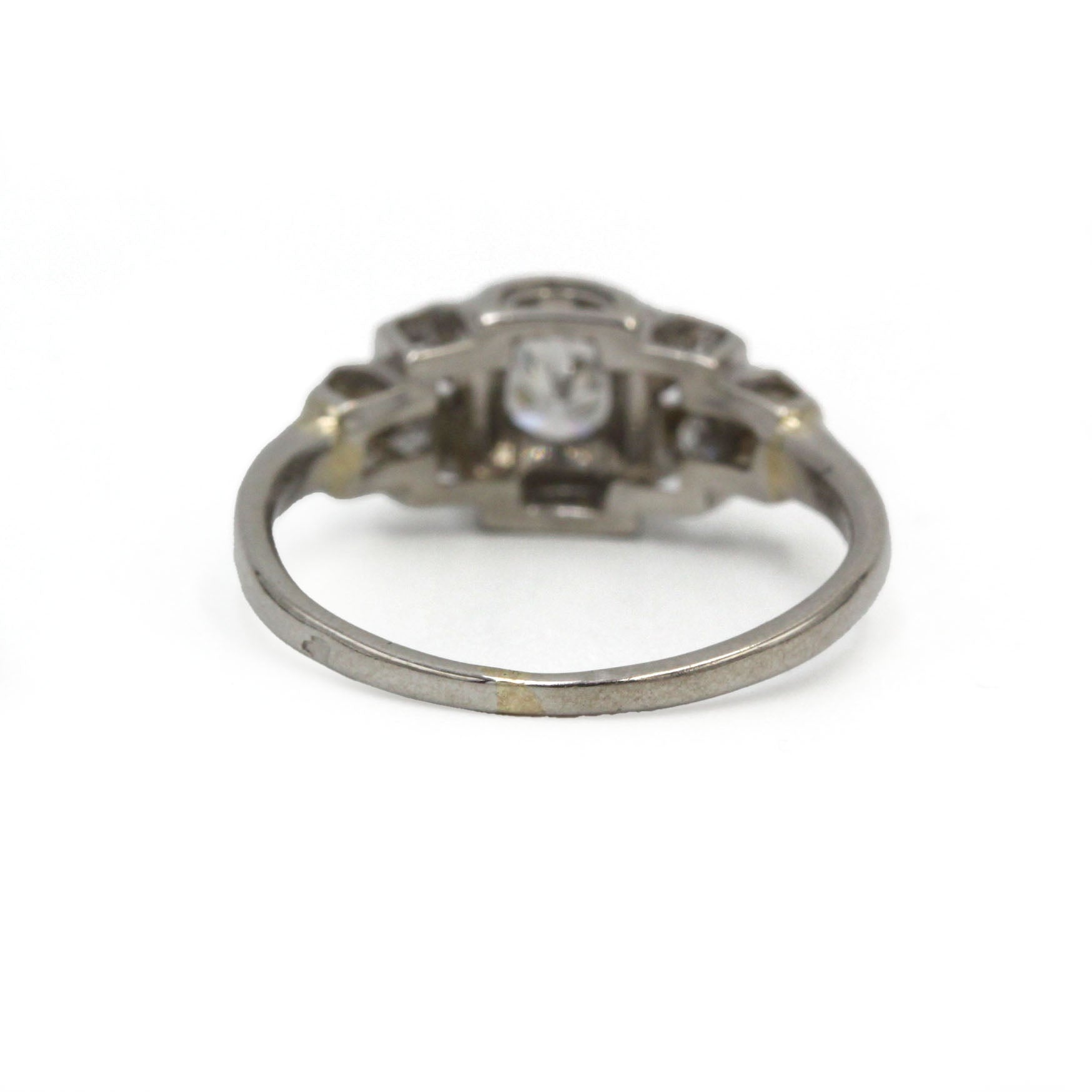 Art Deco ring in platinum and diamonds