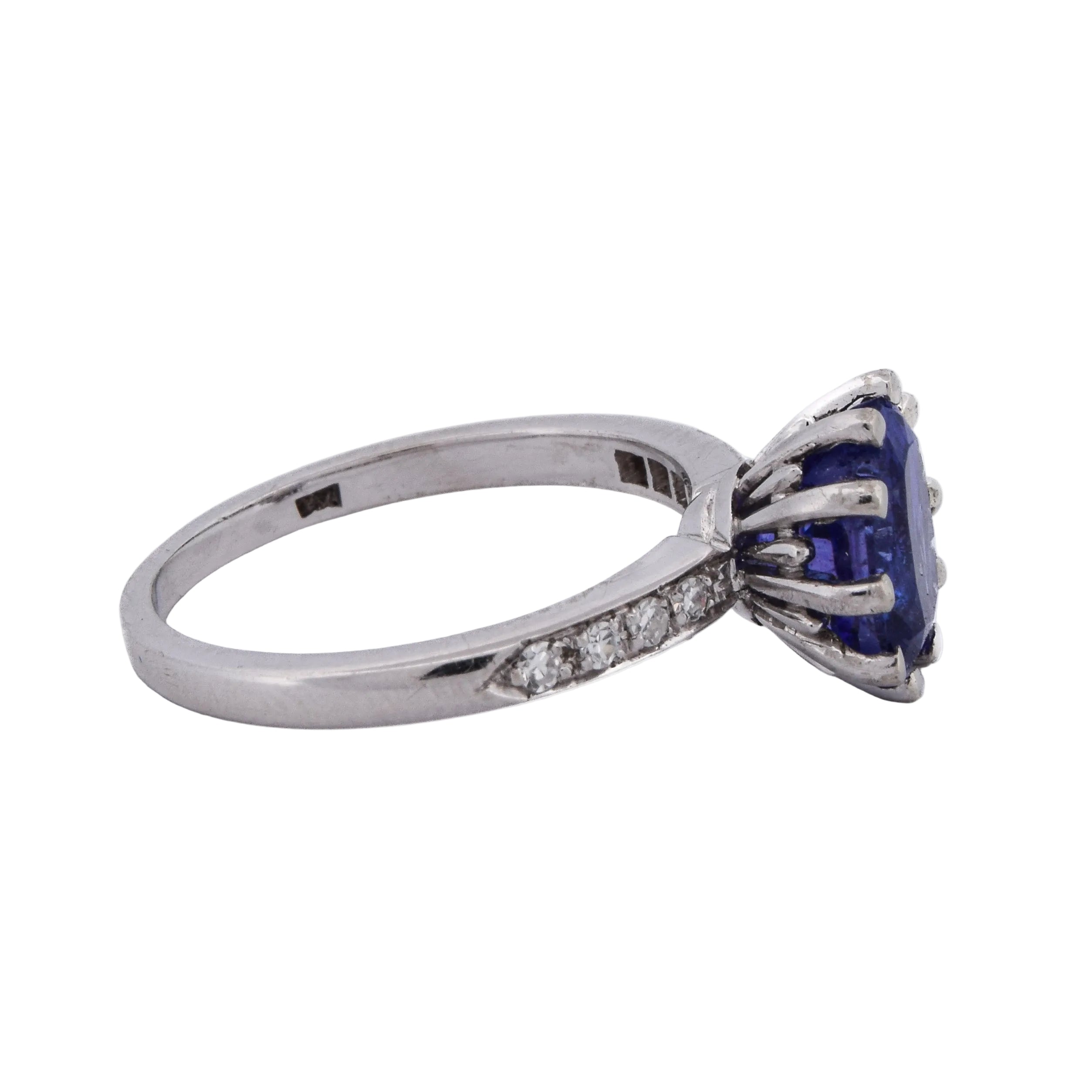 Solitaire Ring in White gold, Tanzanite and Diamonds