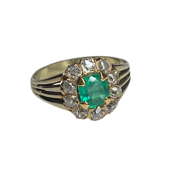 "Entourage" Ring in Yellow Gold, Emerald, and Diamonds