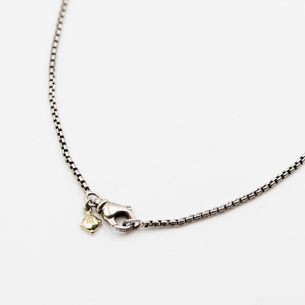 Collier Pendentif Croix DAVID YURMAN en argent et diamants noirs