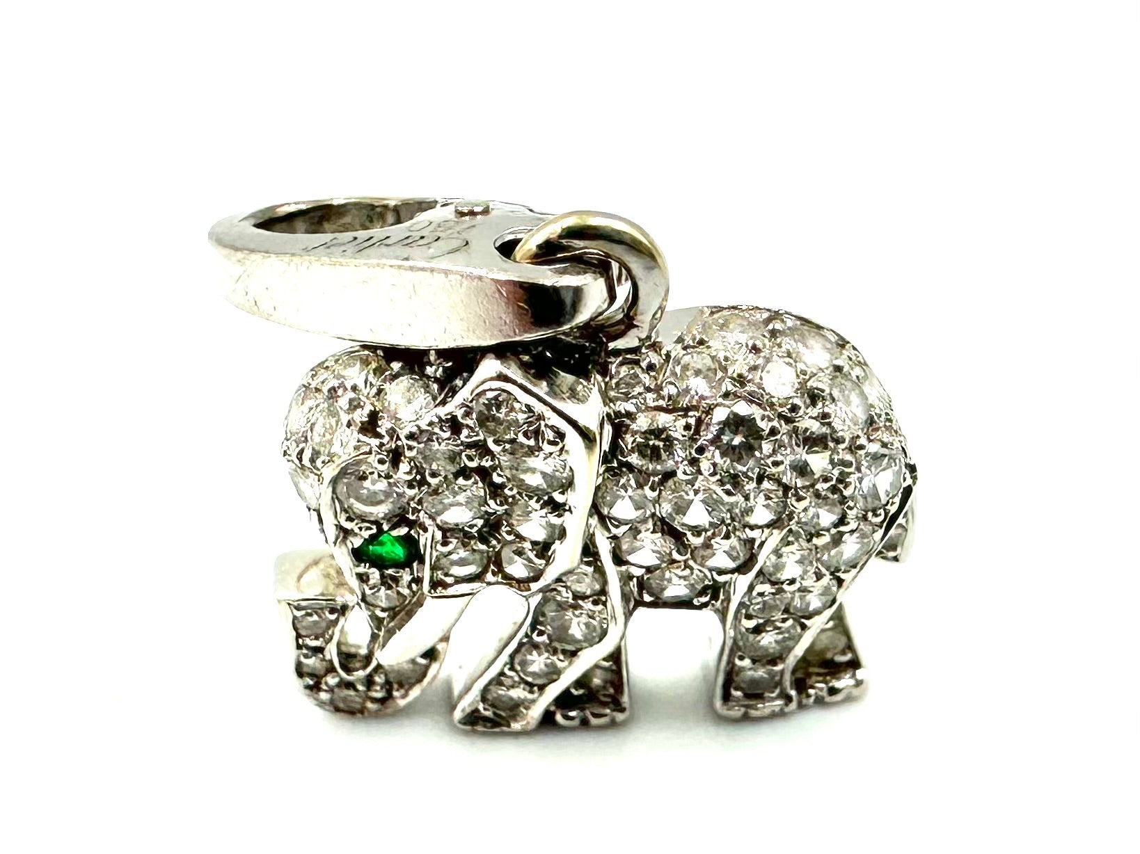 CARTIER Charm's Pendant in white gold and diamonds