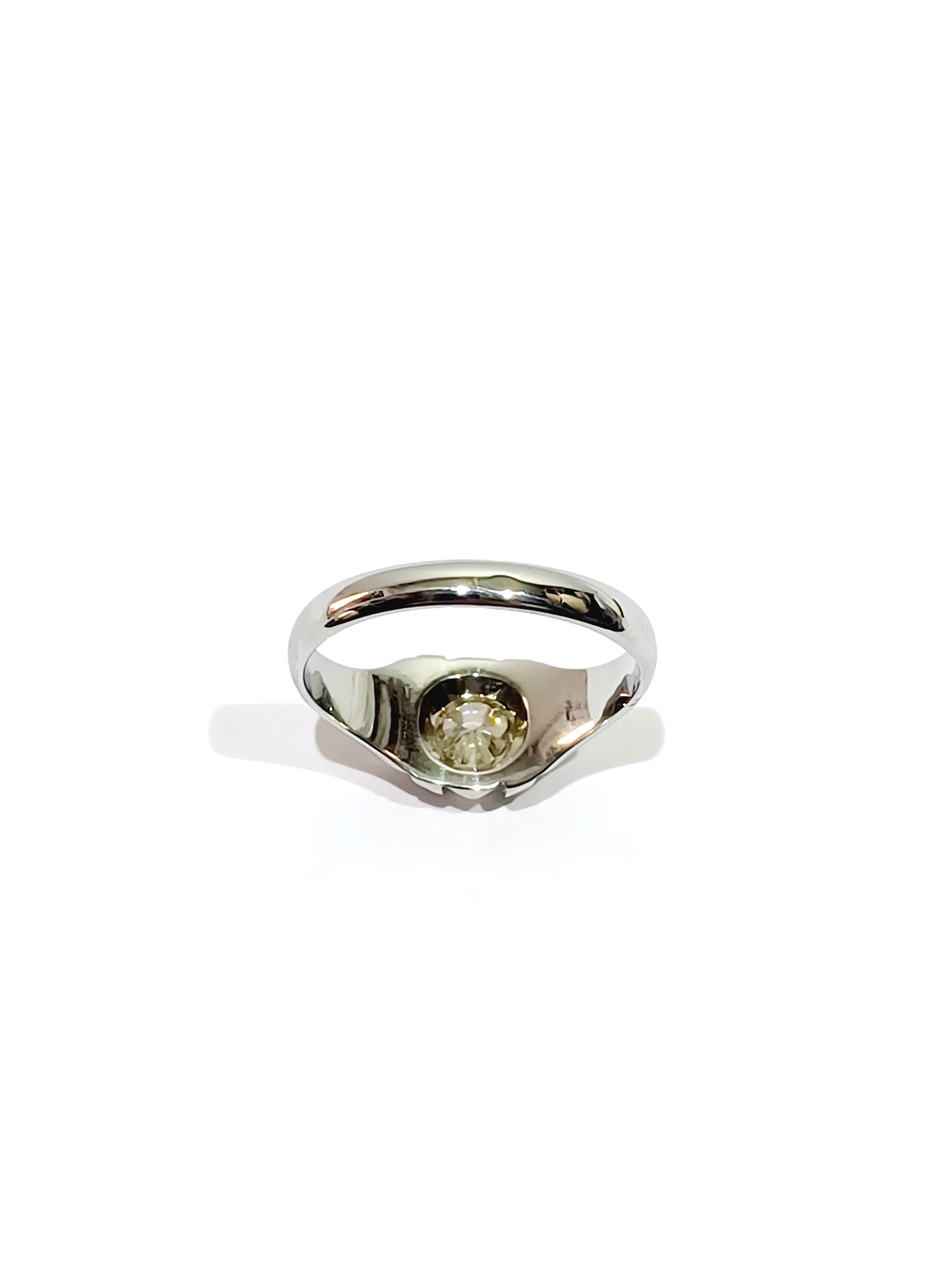 Ring Solitaire in white gold and diamonds