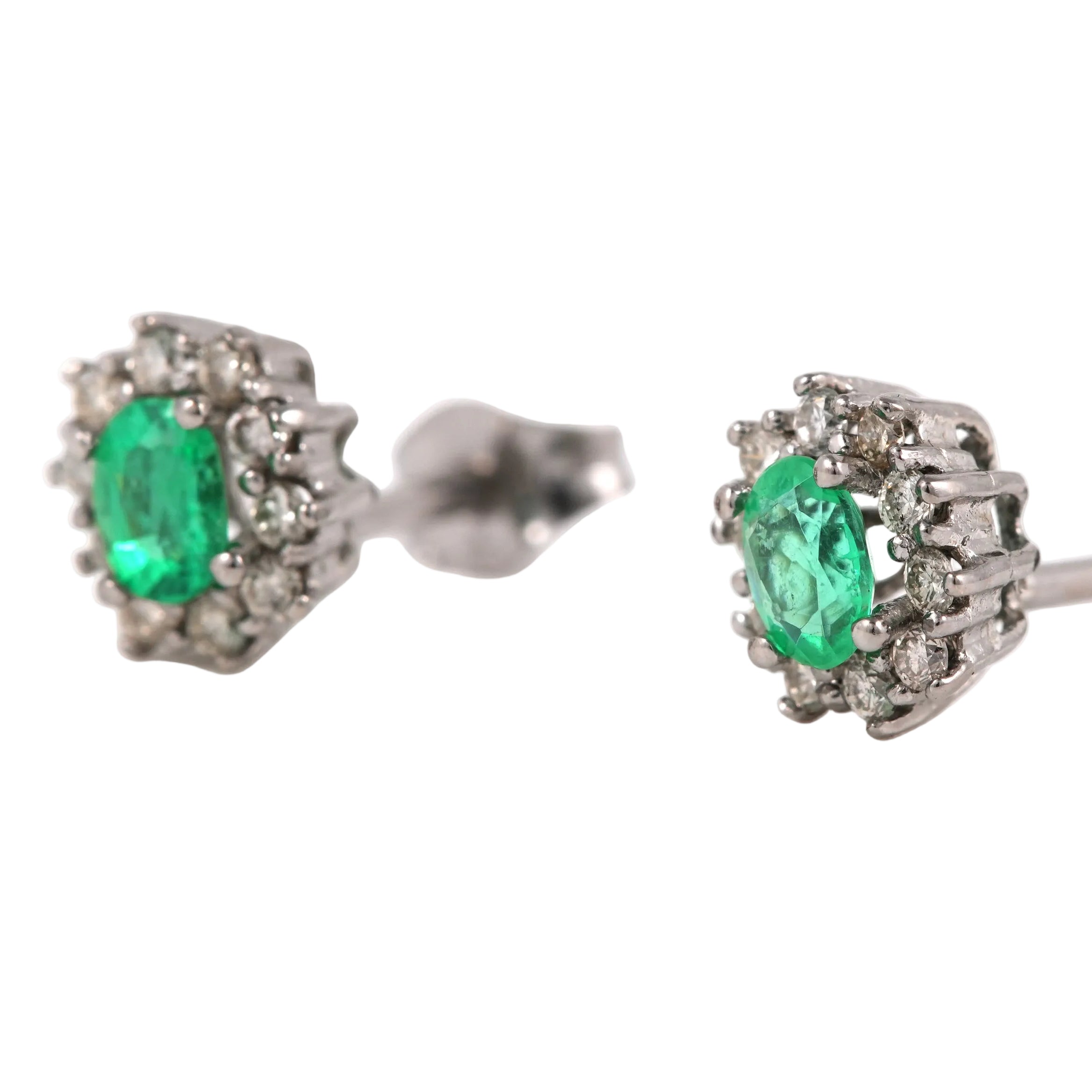 Boucles d'oreilles Puces en or blanc, émeraudes et diamants