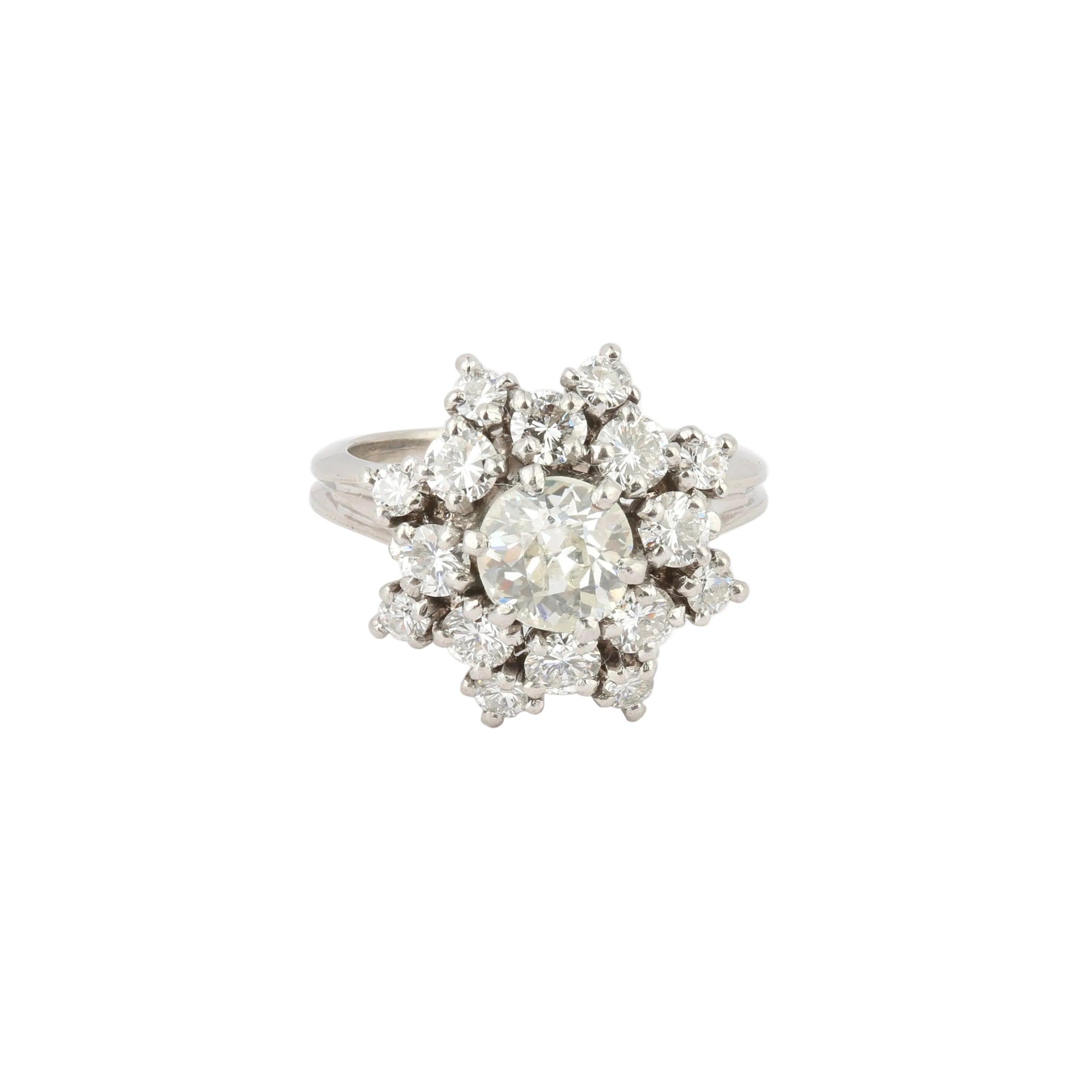 Marguerite Ring in Platinum and Diamonds