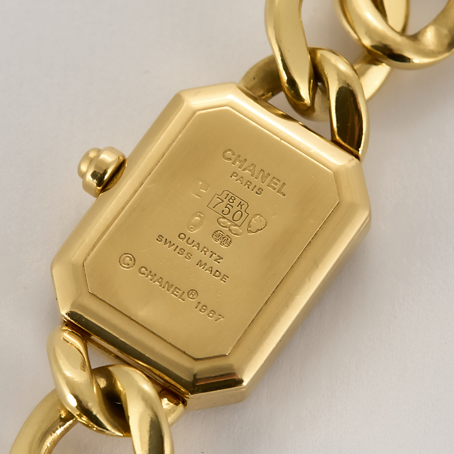 Watch CHANEL First Gourmette Chain in yellow gold