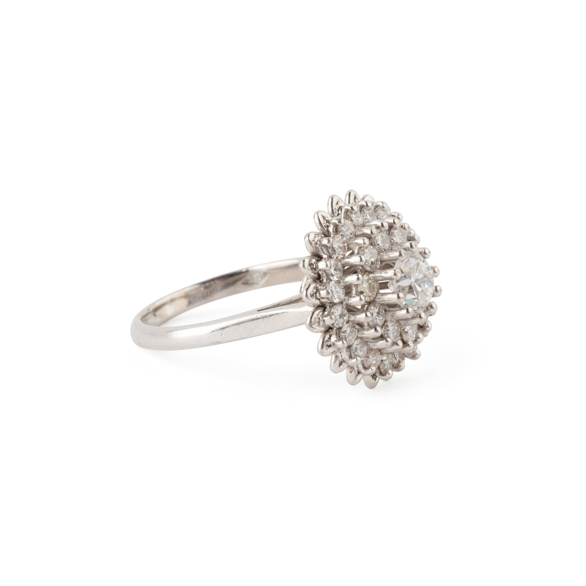 Bague Marguerite en or blanc et diamants