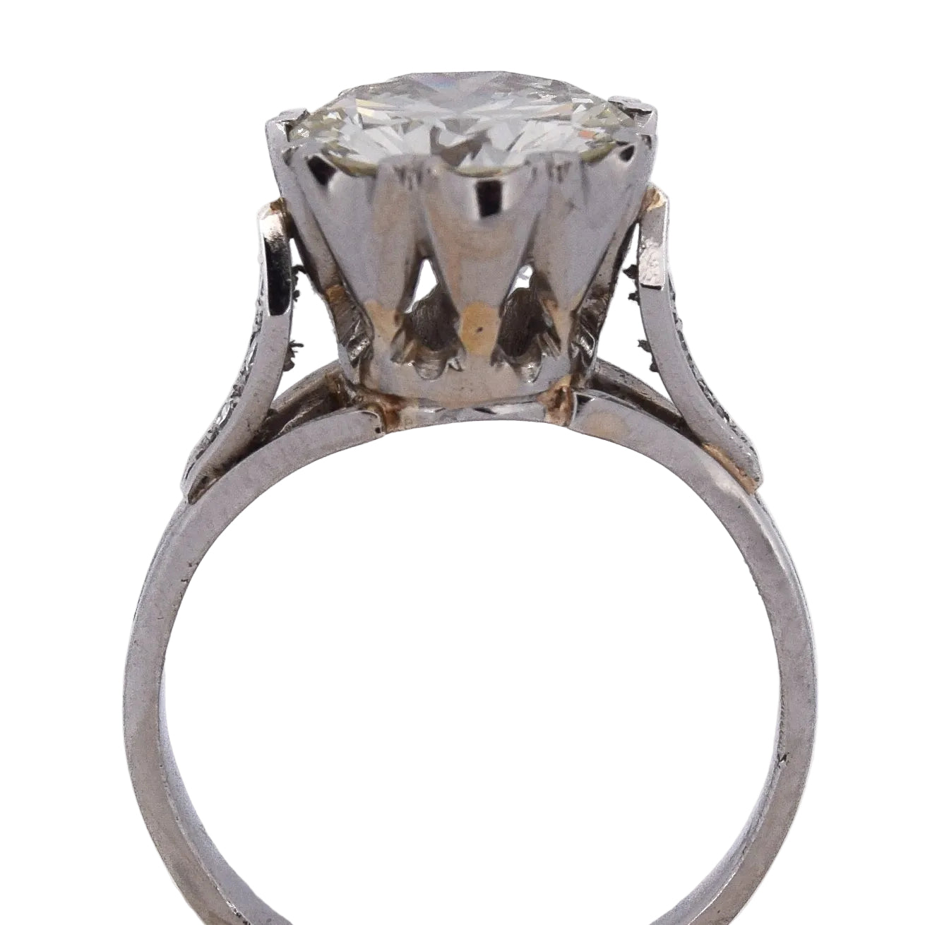 Ring Solitaire in paltinium and diamonds