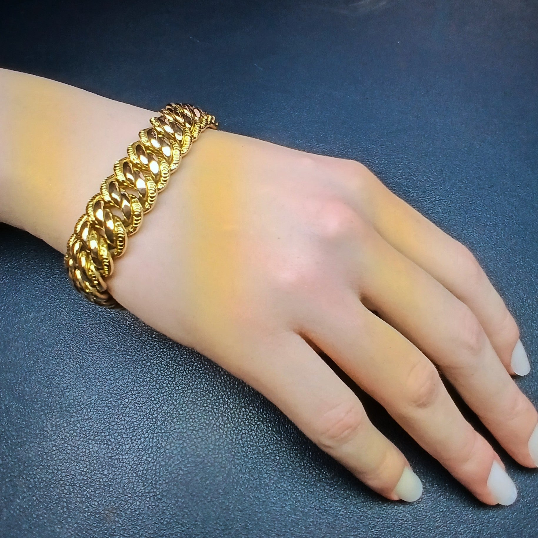 Bracelet Mesh in yellow gold