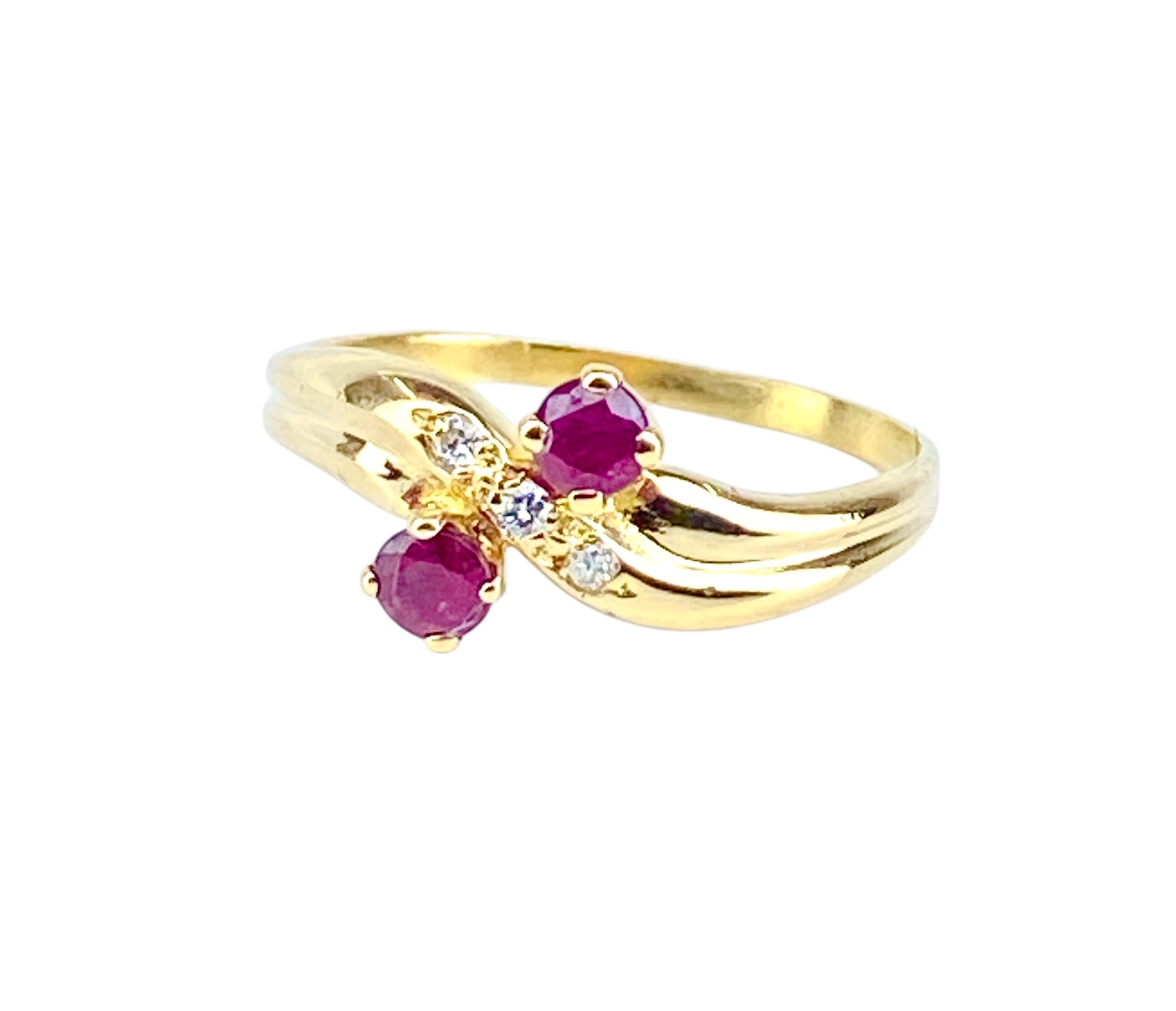 Ring you and me in yellow gold, rubies and diamonds