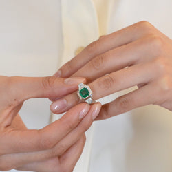 Bague vintage émeraude 1,54cts et diamants