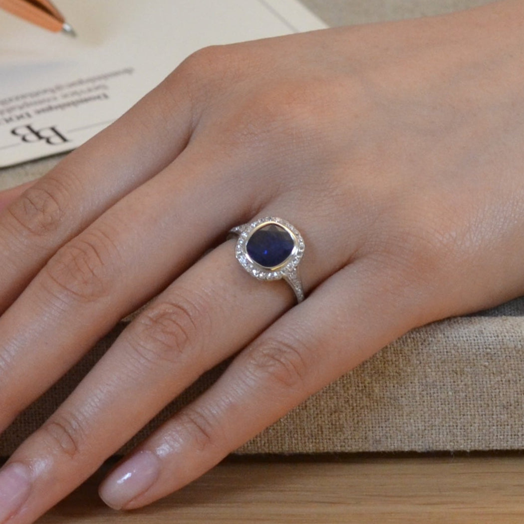 Bague art déco saphir de 2,50cts et diamants