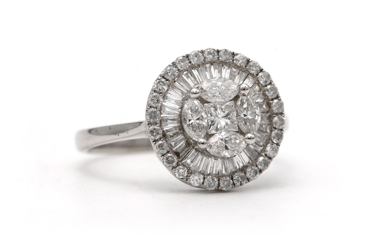 "Entourage" Ring in White Gold and Diamonds