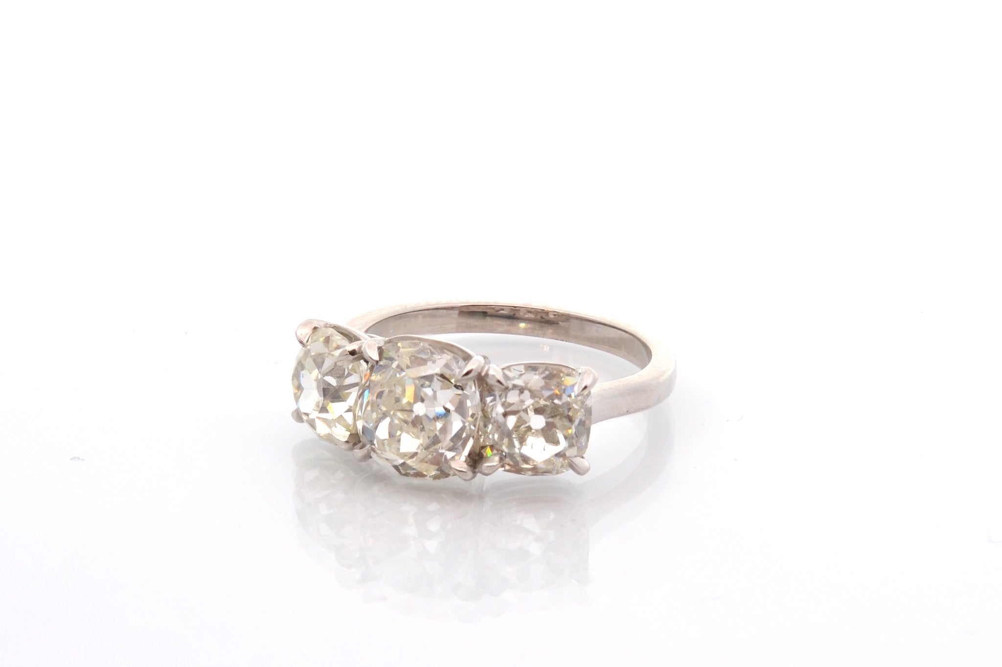 Bague vintage trilogie diamants en platine