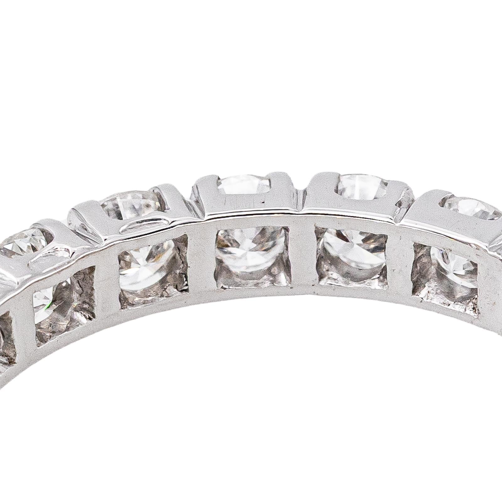 Full-Circle Wedding Band  White gold Diamond