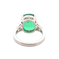 Ring emerald of 6.57cts and diamonds