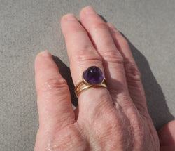 Yellow gold and Amethyst Cocktail Ring