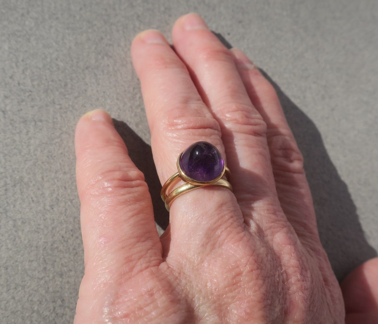 Yellow gold and Amethyst Cocktail Ring