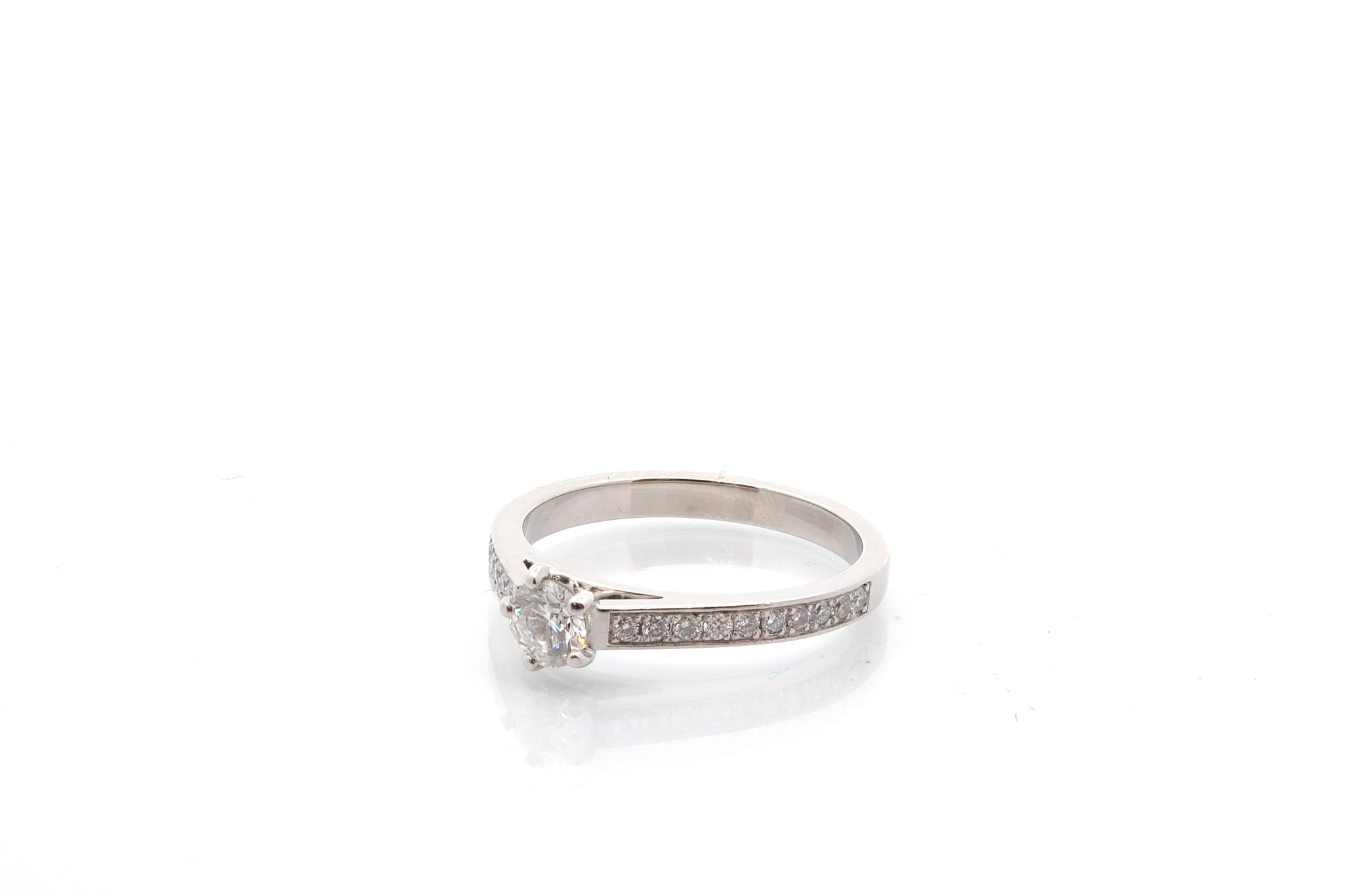 Ring Chaumet diamonds at paltinium