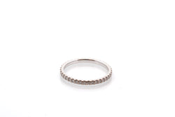 Alliance diamonds in 18k gold