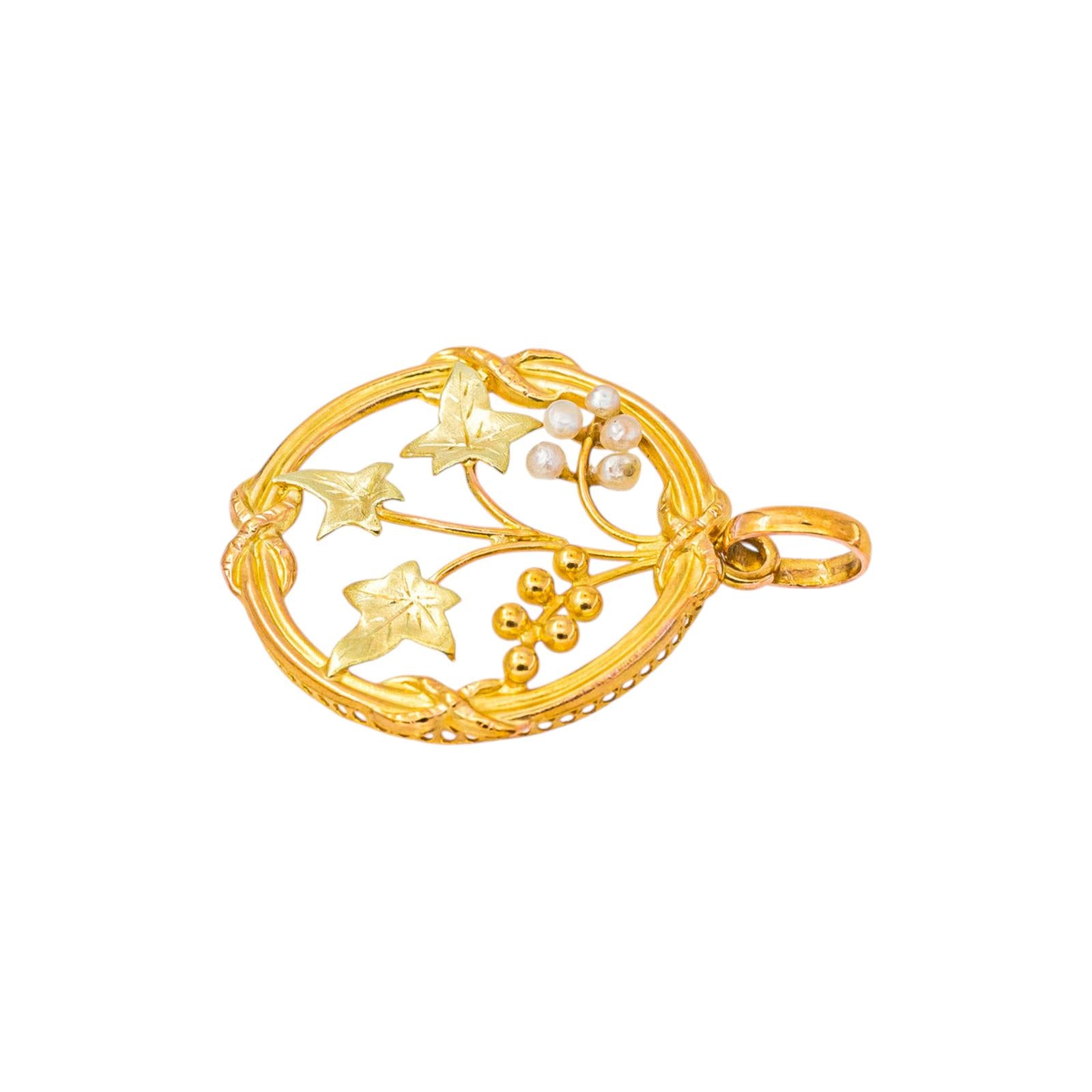 Yellow gold Pearl Pendant