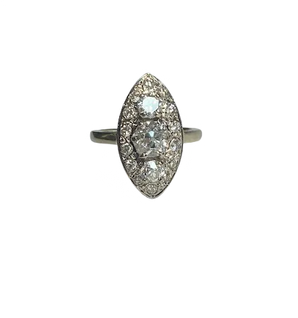 Bague Marquise en or blanc et diamants