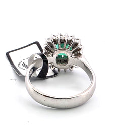 Bague Entourage en or blanc, émeraude et diamants